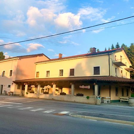 Gostisce Stari Grad Hotel Senozece Eksteriør billede